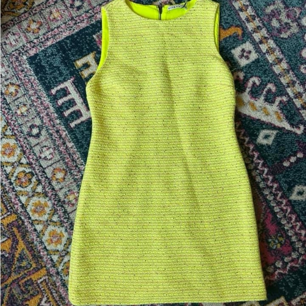 NWT Alice + Olivia Clyde Tweed Neon Yellow Sequin Bateau Neck Shift Dress